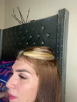 Snapshot of Emmy_flow chatting on February 21, 2025, 3:23 am Emmy flow online show from February 21, 2025, 3:23 am