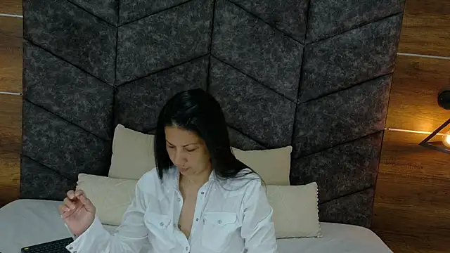 JaylaScott   online show from November 25, 2025, 11:54 am