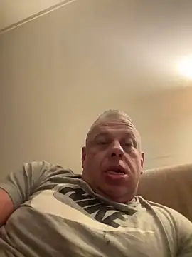 Snapshot of JakubW79 chatting on January 11, 2025, 1:37 am JakubW79 online show from January 11, 2025, 1:37 am