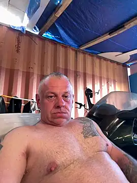Snapshot of JakubW79 chatting on May 1, 2026, 3:50 pm JakubW79 online show from May 1, 2026, 3:50 pm