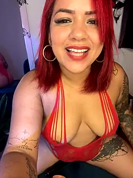 Snapshot of EmmaHot chatting on October 6, 2025, 11:27 pm EmmaHot online show from October 6, 2025, 11:27 pm