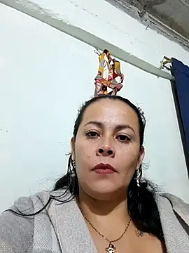 Snapshot of Roussexy_ chatting on December 13, 2024, 1:48 am Roussexy online show from December 13, 2024, 1:48 am