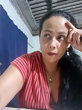 Snapshot of Roussexy_ chatting on January 14, 2025, 1:36 am Roussexy online show from January 14, 2025, 1:36 am