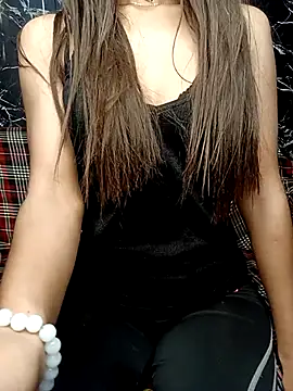 Snapshot of poojaji690 chatting on February 15, 2026, 5:30 am poojaji690 online show from February 15, 2026, 5:30 am