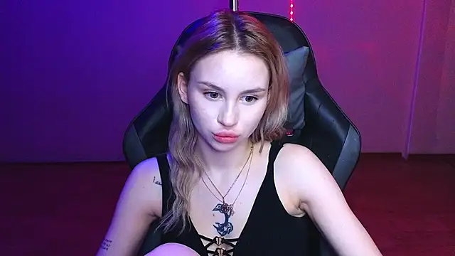 Snapshot of doll_barbieee chatting on February 28, 2025, 9:33 pm doll barbieee online show from February 28, 2025, 9:33 pm