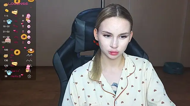 Snapshot of doll_barbieee chatting on March 18, 2025, 1:24 am doll barbieee online show from March 18, 2025, 1:24 am