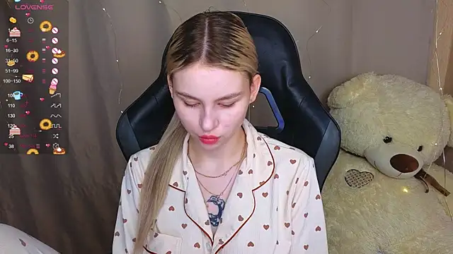 Snapshot of doll_barbieee chatting on September 18, 2025, 4:26 am doll barbieee online show from September 18, 2025, 4:26 am