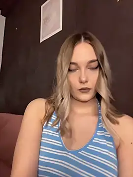 Alisa Rise online show from March 29, 2026, 2:08 pm