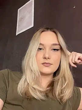 Snapshot of Alisa_Rise chatting on October 11, 2025, 2:40 pm Alisa Rise online show from October 11, 2025, 2:40 pm