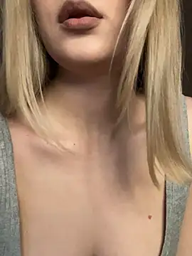 Snapshot of Alisa_Rise chatting on February 6, 2026, 2:24 pm Alisa Rise online show from February 6, 2026, 2:24 pm