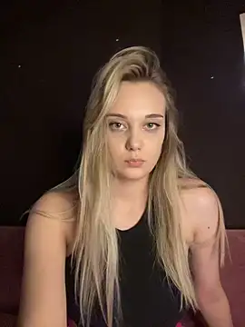 Snapshot of Alisa_Rise chatting on December 28, 2024, 12:57 am Alisa Rise online show from December 28, 2024, 12:57 am