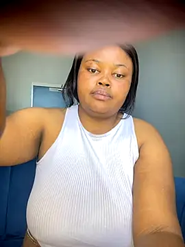 Snapshot of Curveysinaa chatting on October 25, 2025, 9:08 am Curveysinaa online show from October 25, 2025, 9:08 am