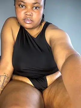 Snapshot of Curveysinaa chatting on September 24, 2025, 7:26 am Curveysinaa online show from September 24, 2025, 7:26 am