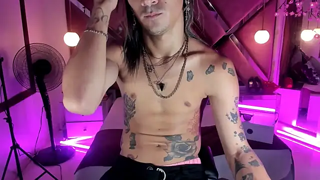 Snapshot of georgie_latin99 chatting on October 14, 2025, 3:45 pm georgie latin99 online show from October 14, 2025, 3:45 pm