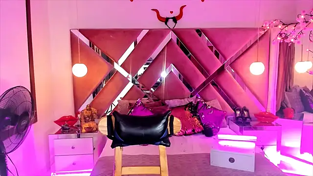 Snapshot of georgie_latin99 chatting on November 21, 2025, 2:27 pm georgie latin99 online show from November 21, 2025, 2:27 pm