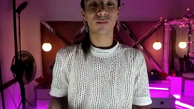 Snapshot of georgie_latin99 chatting on October 2, 2025, 1:47 pm georgie latin99 online show from October 2, 2025, 1:47 pm