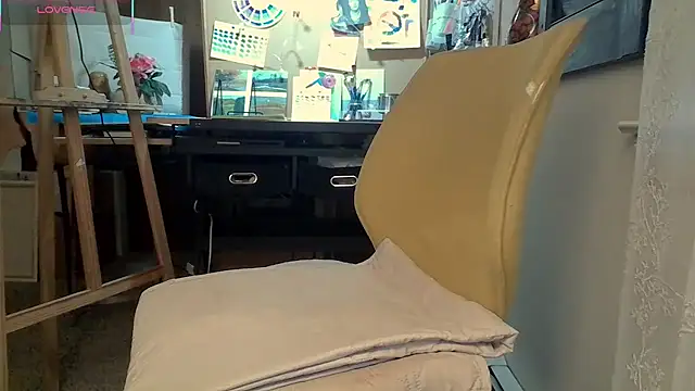 naughtyonbicycle online show from July 6, 2026, 1:29 pm