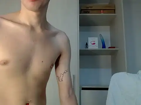 Andy hot19 online show from October 21, 2025, 3:22 pm