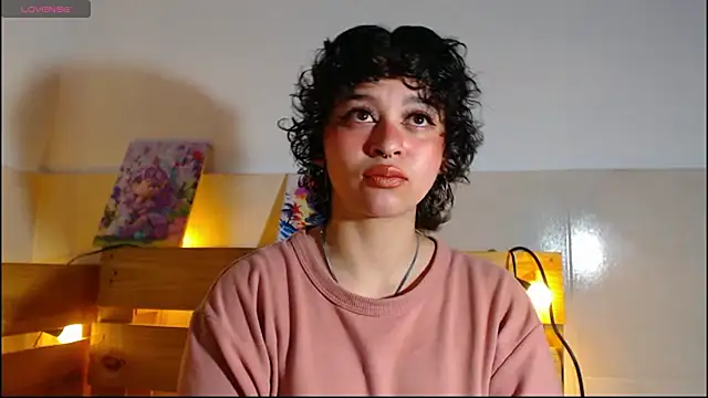 Snapshot of Bitsy_Messy chatting on January 7, 2026, 11:32 pm Bitsy Messy online show from January 7, 2026, 11:32 pm