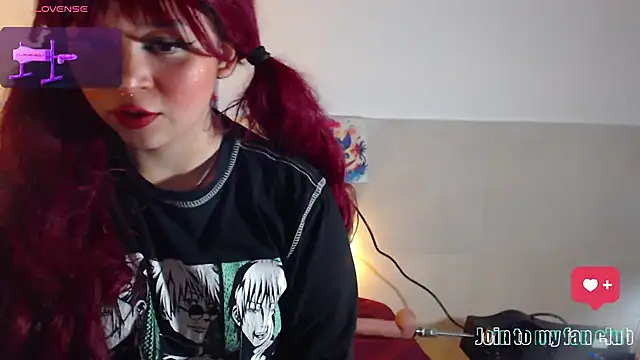 Snapshot of Bitsy_Messy chatting on November 12, 2025, 7:01 am Bitsy Messy online show from November 12, 2025, 7:01 am