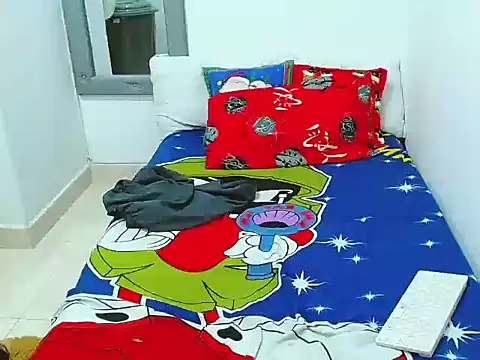 Velk hot online show from December 17, 2025, 2:44 pm