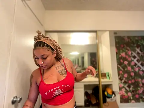 Snapshot of GoddessNih chatting on September 15, 2025, 10:43 pm GoddessNih online show from September 15, 2025, 10:43 pm