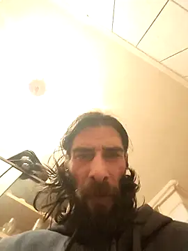 Snapshot of vulpe8400 chatting on December 13, 2025, 8:04 pm vulpe8400 online show from December 13, 2025, 8:04 pm