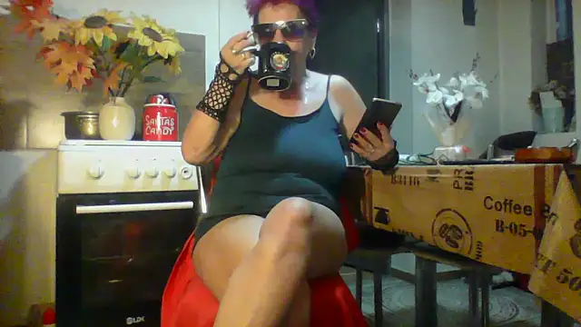 Snapshot of Ely_Elenita chatting on March 27, 2026, 10:43 pm Ely Elenita online show from March 27, 2026, 10:43 pm