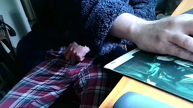 Adamdaddybear online show from March 10, 2025, 9:34 am