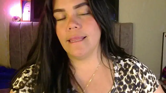 Snapshot of blue_angel33 chatting on December 14, 2025, 8:58 pm blue angel33 online show from December 14, 2025, 8:58 pm