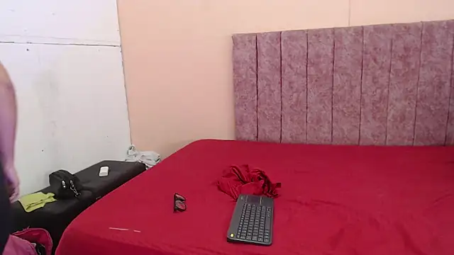 Snapshot of dirty_couple22 chatting on January 15, 2026, 1:36 pm dirty couple22 online show from January 15, 2026, 1:36 pm