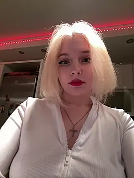 Snapshot of XMelissaX chatting on April 17, 2026, 11:18 pm XMelissaX online show from April 17, 2026, 11:18 pm