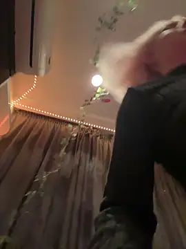 XMelissaX online show from April 4, 2026, 10:49 pm