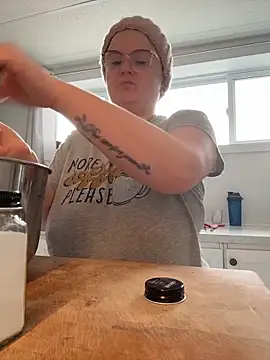 Snapshot of Sweetleeahxx chatting on March 19, 2026, 12:38 pm Sweetleeahxx online show from March 19, 2026, 12:38 pm