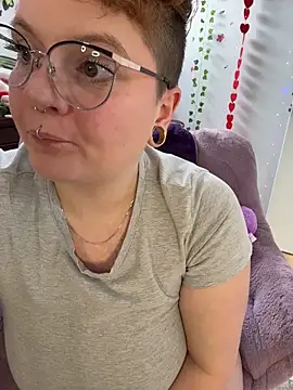 Snapshot of Sweetleeahxx chatting on March 20, 2026, 1:34 pm Sweetleeahxx online show from March 20, 2026, 1:34 pm