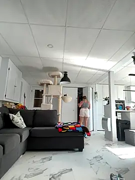 Snapshot of Sweetleeahxx chatting on September 16, 2025, 1:01 pm Sweetleeahxx online show from September 16, 2025, 1:01 pm