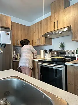 Snapshot of Sweetleeahxx chatting on February 10, 2025, 4:14 pm Sweetleeahxx online show from February 10, 2025, 4:14 pm