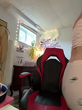 Sweetleeahxx online show from September 23, 2025, 12:45 pm