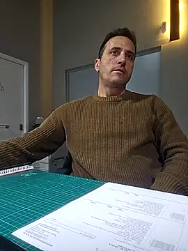 Lucas   81 online show from December 5, 2025, 5:22 pm