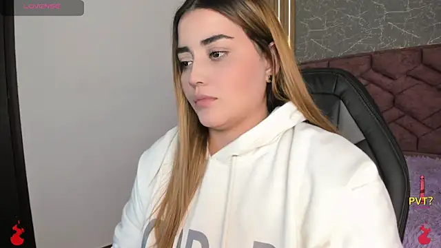 Snapshot of Lucia_star__ chatting on January 14, 2025, 10:55 pm Lucia star   online show from January 14, 2025, 10:55 pm