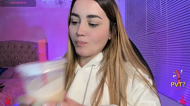 Snapshot of Lucia_star__ chatting on February 18, 2025, 2:38 am Lucia star   online show from February 18, 2025, 2:38 am