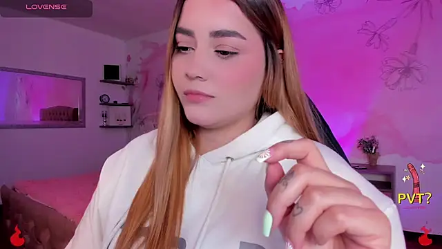 Snapshot of Lucia_star__ chatting on February 22, 2025, 2:28 am Lucia star   online show from February 22, 2025, 2:28 am