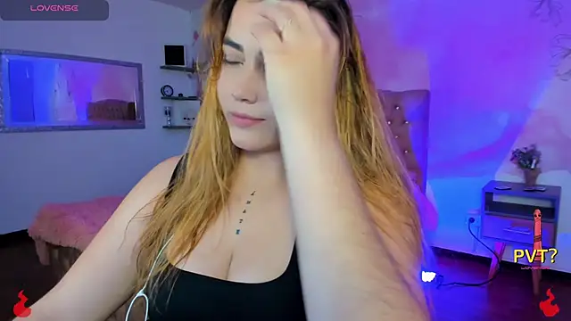 Snapshot of Lucia_star__ chatting on February 25, 2025, 2:25 am Lucia star   online show from February 25, 2025, 2:25 am