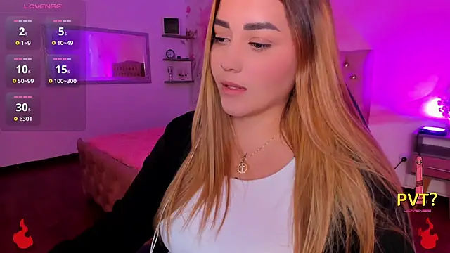 Snapshot of Lucia_star__ chatting on March 11, 2025, 2:53 am Lucia star   online show from March 11, 2025, 2:53 am