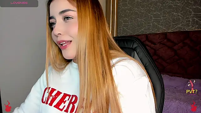 Snapshot of Lucia_star__ chatting on January 24, 2025, 8:00 pm Lucia star   online show from January 24, 2025, 8:00 pm