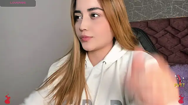 Snapshot of Lucia_star__ chatting on January 14, 2025, 7:53 pm Lucia star   online show from January 14, 2025, 7:53 pm