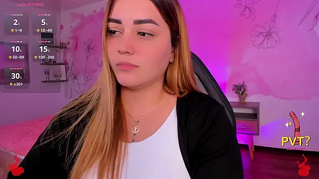 Snapshot of Lucia_star__ chatting on March 11, 2025, 5:57 am Lucia star   online show from March 11, 2025, 5:57 am