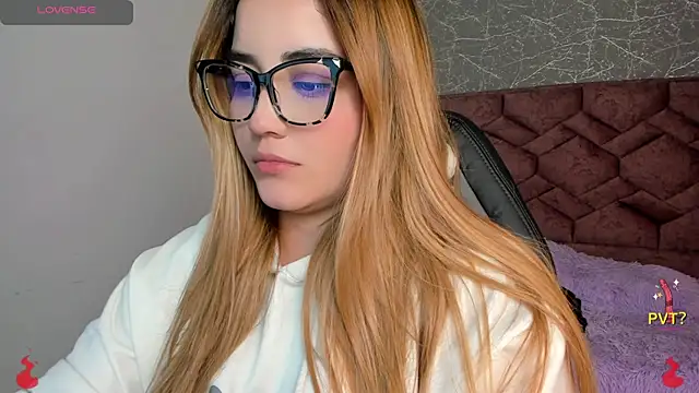 Snapshot of Lucia_star__ chatting on January 28, 2025, 11:07 pm Lucia star   online show from January 28, 2025, 11:07 pm