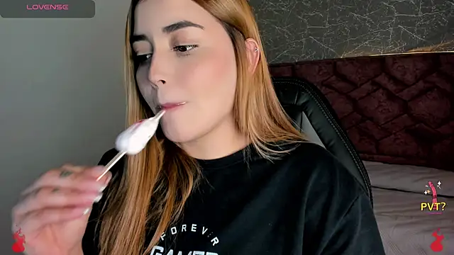 Snapshot of Lucia_star__ chatting on January 7, 2025, 7:06 pm Lucia star   online show from January 7, 2025, 7:06 pm