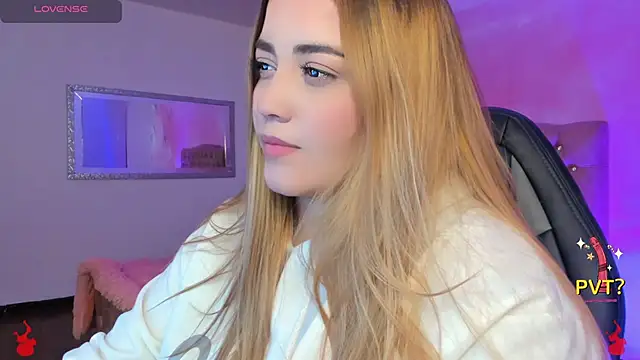 Snapshot of Lucia_star__ chatting on February 7, 2025, 3:55 am Lucia star   online show from February 7, 2025, 3:55 am